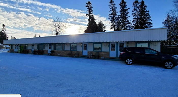 Sall-Mar Resort (Sal-Mar Court) - Web Listing (newer photo)